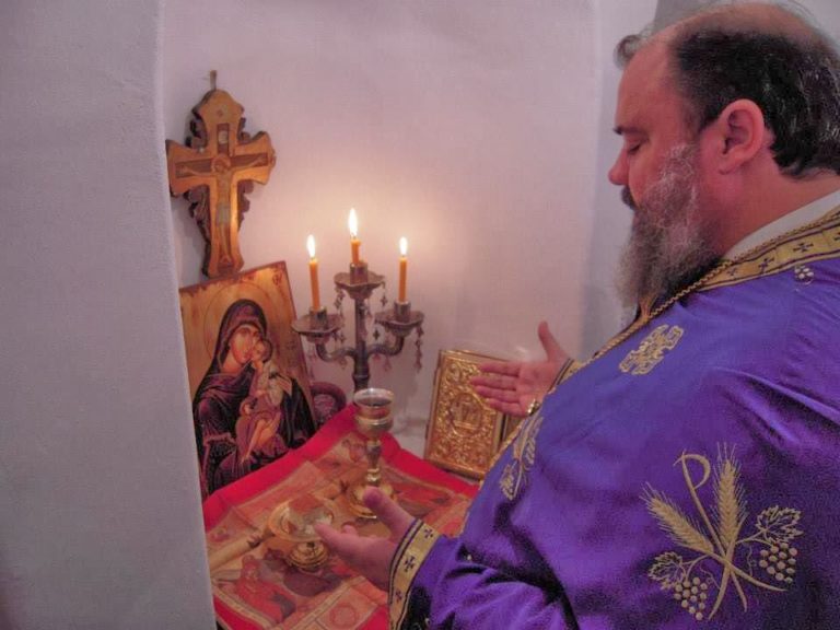 Θεία Λειτουργία του Αγίου Νικολάου στη Σχολή