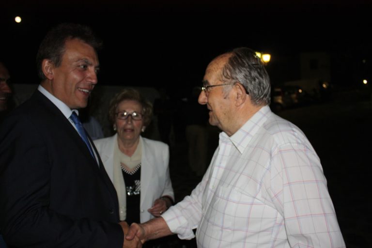 Η Μύκονος αγκάλιασε τον Γιάννη Βρούτση στον Πανηγυρικό Εσπερινό για τα «Ενιάμερα της Παναγιάς»