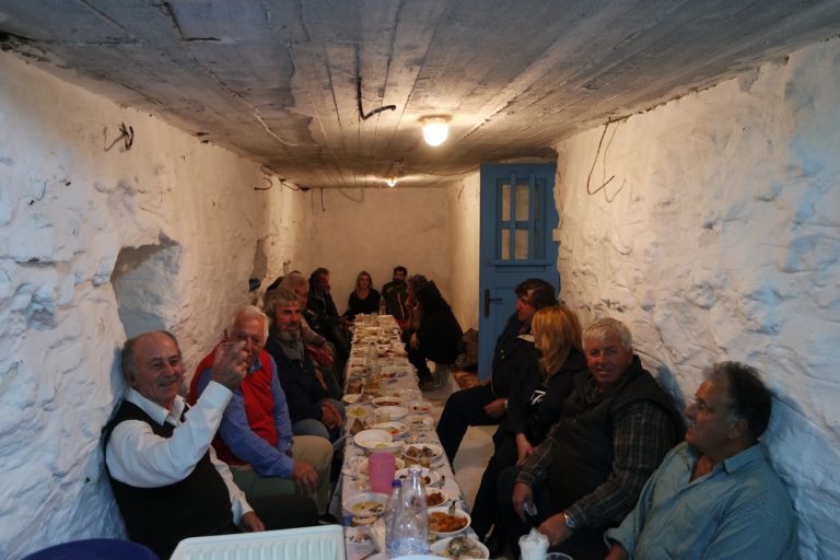 Πανηγυρικός εσπερινός των Παμμεγίστων Ταξιαρχών Μιχαήλ και Γαβριήλ στην Μύκονο