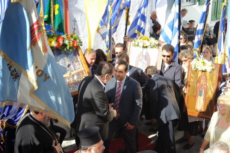 Λαμπρός ο εορτασμός του Πολιούχου Μυκόνου Αγίου Αρτεμίου (εικόνες-βίντεο)