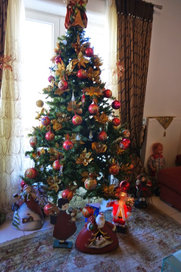 Θεία Λειτουργία στον Αγιο Νικόλαο της Σχολής