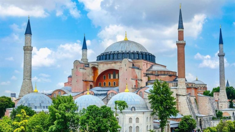 Hagia Sophia – Θεολογική ΑΠΘ: Η κίνηση Ερντογάν προσβάλλει το Ισλάμ και τη Χριστιανοσύνη