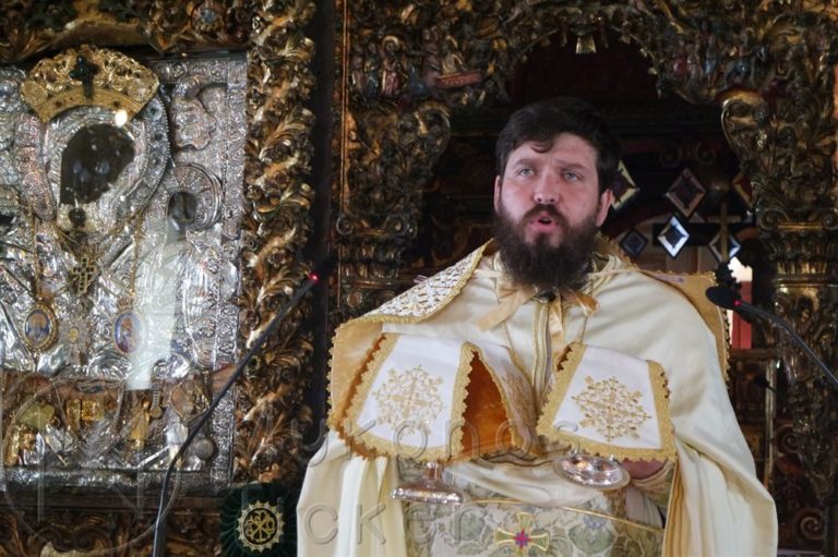 Mykonos Monasteries: Κυριακή προ της ύψωσης του Τιμίου Σταυρού, Θεία Λειτουργία στην Ιερά Μονή Παναγίας Τουρλιανής (εικόνες)