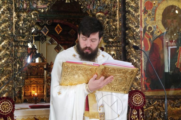 Mykonos Monasteries: Θεία Λειτουργία της Κυριακής ΣΤ´Λουκά [Η Θεραπεία του δαιμονιζομένου], στην Ιερά Μονή Παναγίας Τουρλιανής [pics & vids]